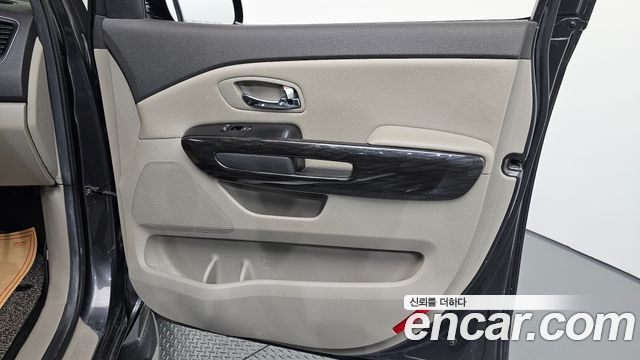 Kia Canival 2018 — photo 15