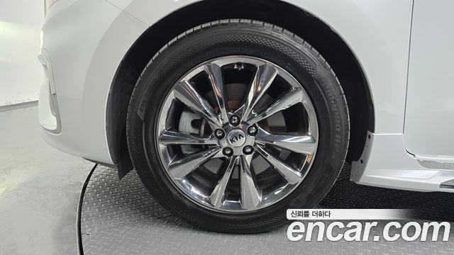 Kia Canival 2019 — photo 5
