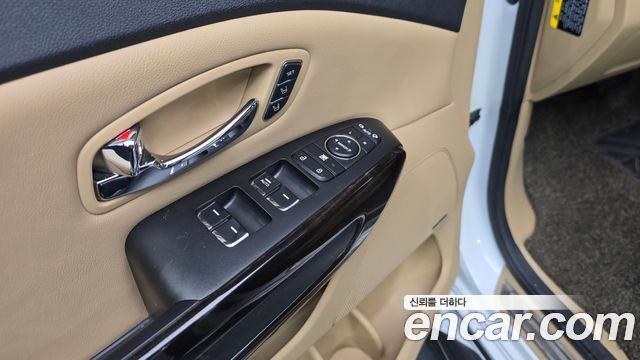 Kia Canival 2019 — photo 22