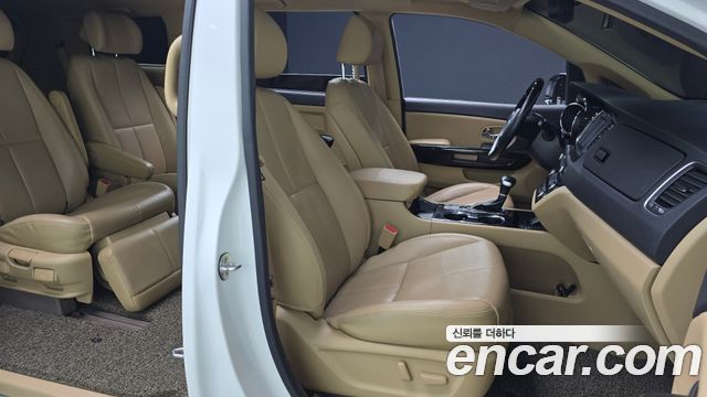 Kia Canival 2019 — photo 34