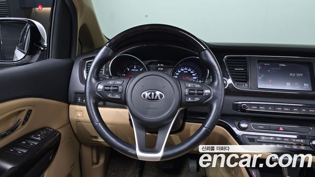Kia Canival 2019 — photo 35