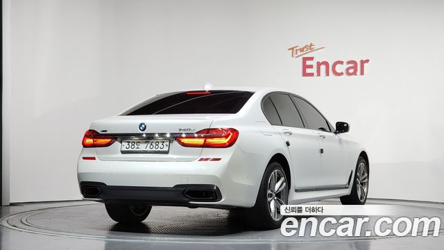 BMW 7-Series 2018 — photo 2