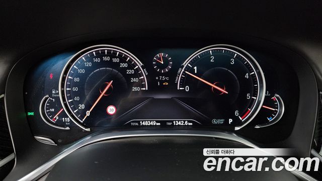 BMW 7-Series 2018 — photo 8
