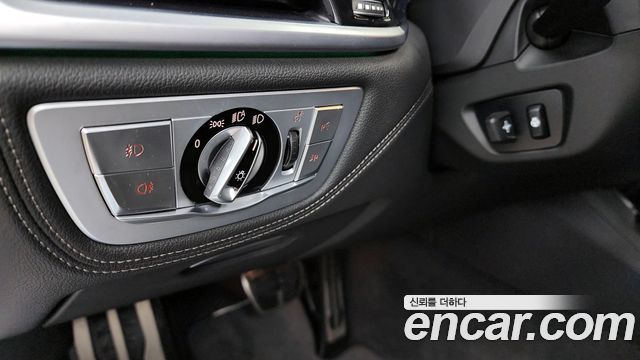 BMW 7-Series 2018 — photo 16
