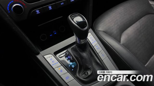 Hyundai AVANTE 2016 — photo 9