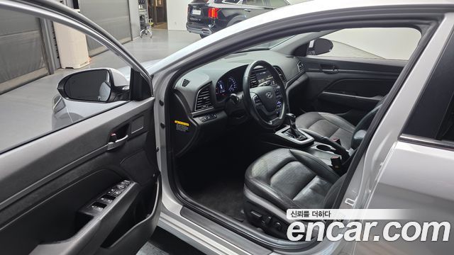 Hyundai AVANTE 2016 — photo 10