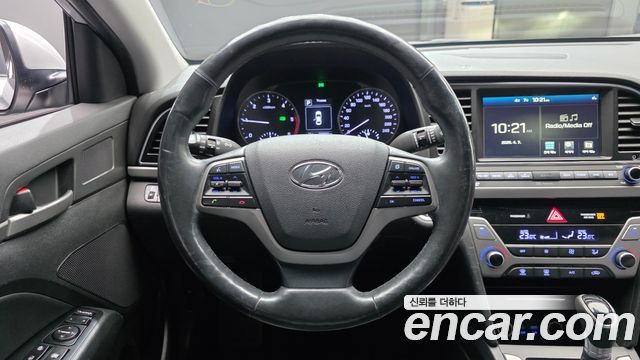 Hyundai AVANTE 2016 — photo 13