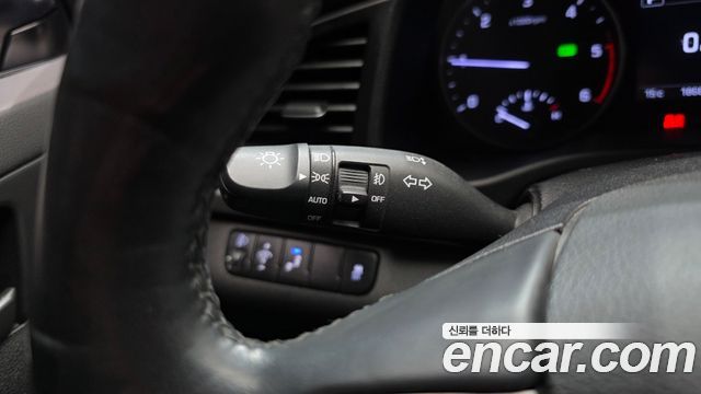 Hyundai AVANTE 2016 — photo 16