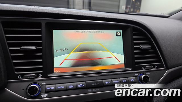 Hyundai AVANTE 2016 — photo 17