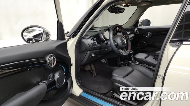 Mini Cooper 2019 — photo 13