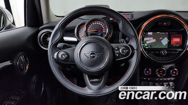 Mini Cooper 2019 — photo 19