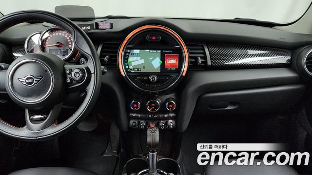 Mini Cooper 2019 — photo 20