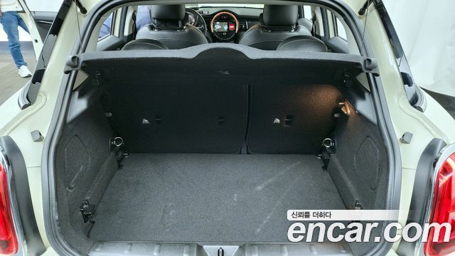 Mini Cooper 2019 — photo 26
