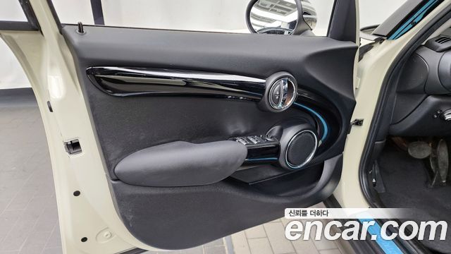 Mini Cooper 2019 — photo 14