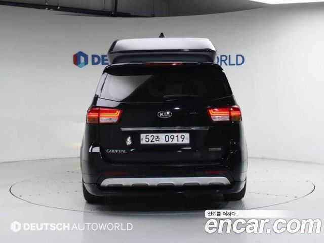 Kia Canival 2016 — photo 4