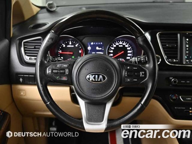 Kia Canival 2016 — photo 13