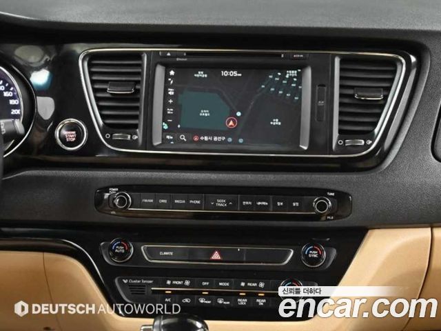 Kia Canival 2016 — photo 14