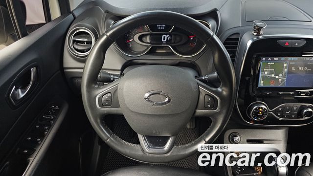 Renault Korea QM3 2018 — photo 20