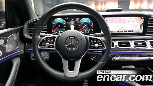 Mercedes-Benz GLE-Class 2021 — photo 19