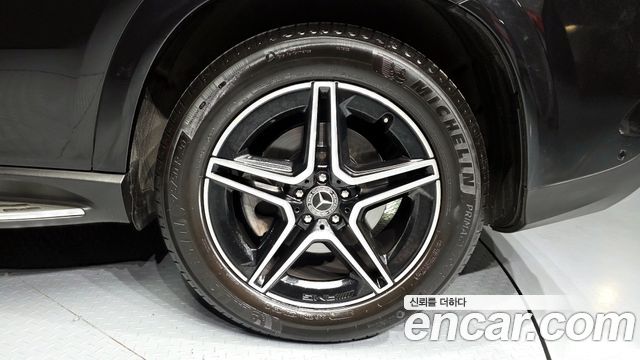 Mercedes-Benz GLE-Class 2021 — photo 7