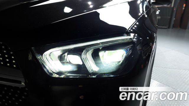 Mercedes-Benz GLE-Class 2021 — photo 8