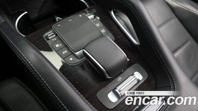 Mercedes-Benz GLE-Class 2021 — photo 33