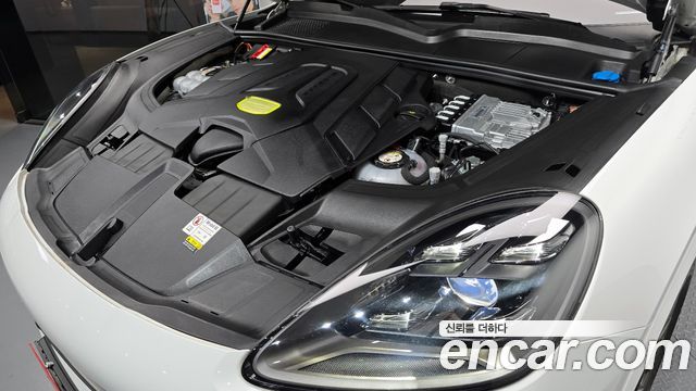 Porsche Cayenne 2023 — photo 6