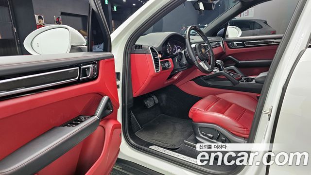 Porsche Cayenne 2023 — photo 13
