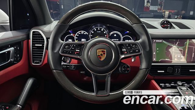 Porsche Cayenne 2023 — photo 20