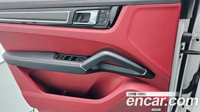 Porsche Cayenne 2023 — photo 14