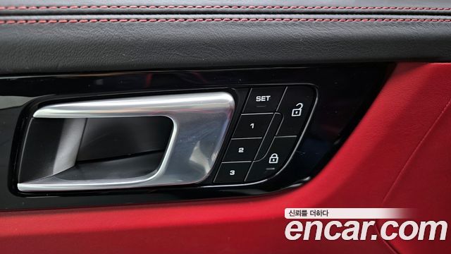 Porsche Cayenne 2023 — photo 29