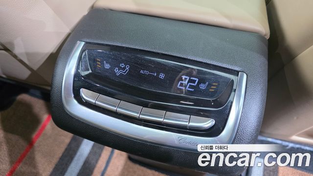 Cadillac XT6 2021 — photo 24
