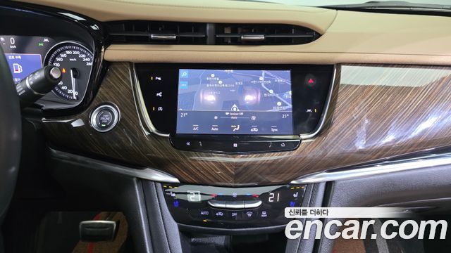 Cadillac XT6 2021 — photo 34
