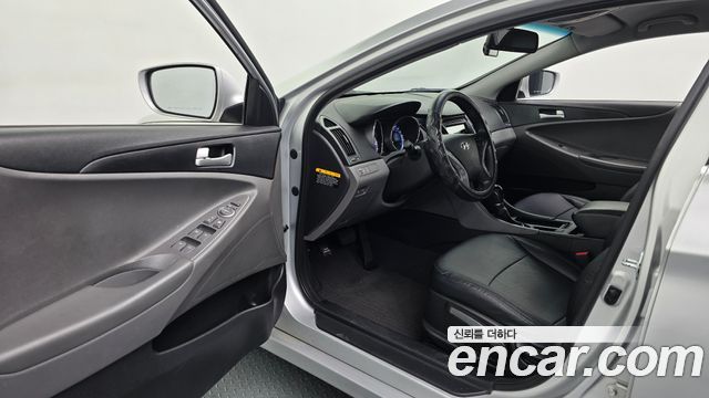 Hyundai Sonata 2013 — photo 13