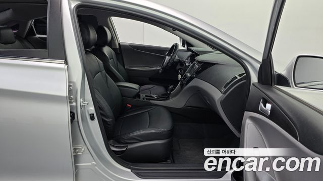 Hyundai Sonata 2013 — photo 18