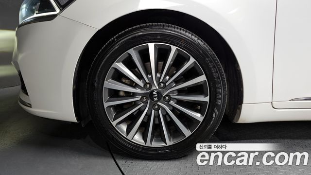 Kia K7 2018 — photo 5