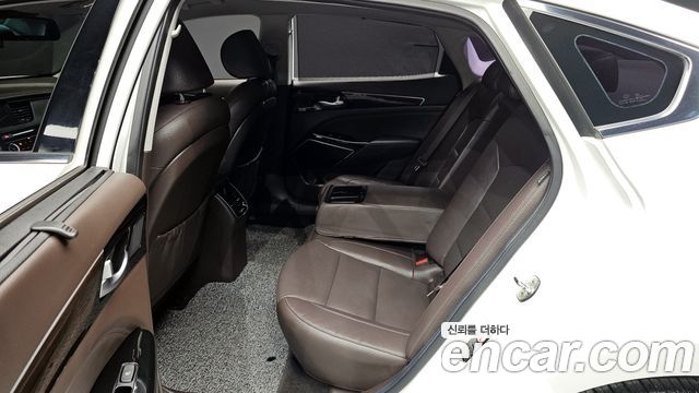 Kia K7 2018 — photo 11