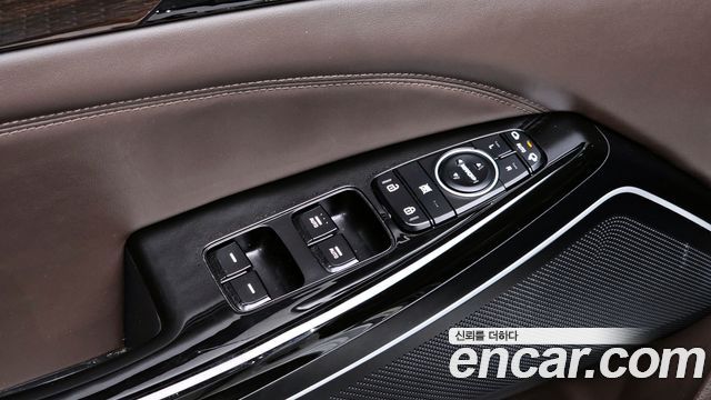 Kia K7 2018 — photo 19
