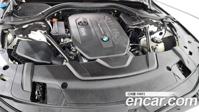 BMW 7-Series 2016 — photo 6