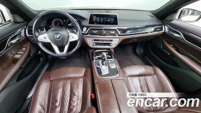 BMW 7-Series 2016 — photo 7