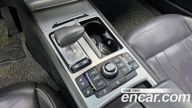 Genesis G80 2017 — photo 12