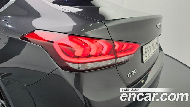 Genesis G80 2017 — photo 9
