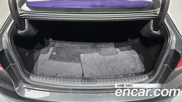 Genesis G80 2017 — photo 27