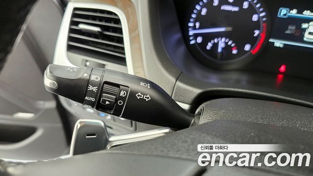 Genesis G80 2017 — photo 30