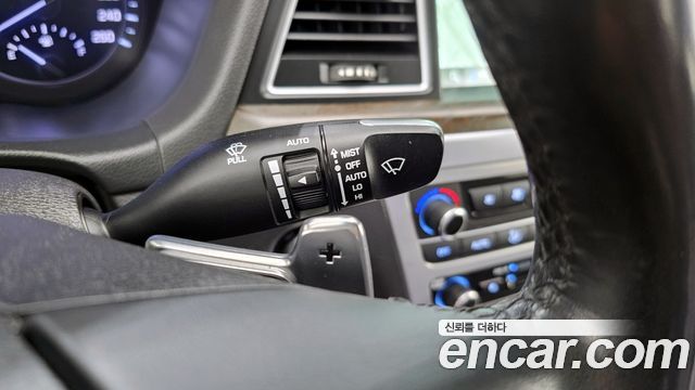 Genesis G80 2017 — photo 31