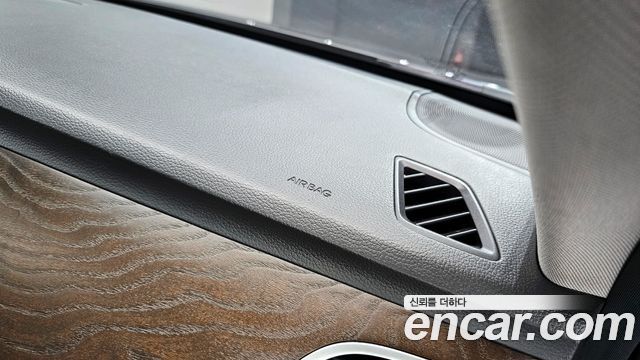 Genesis G80 2017 — photo 34