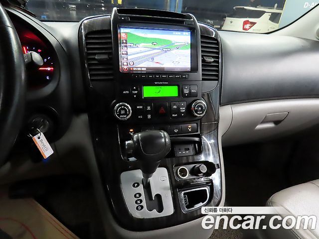 Kia Canival 2014 — photo 10