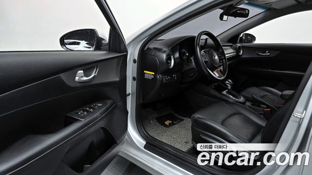 Kia K3 2019 — photo 10