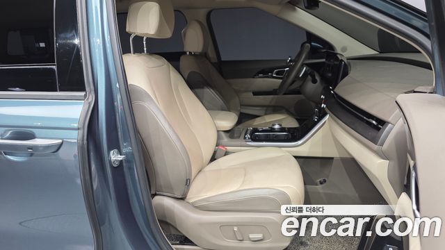 Kia Canival 2021 — photo 17