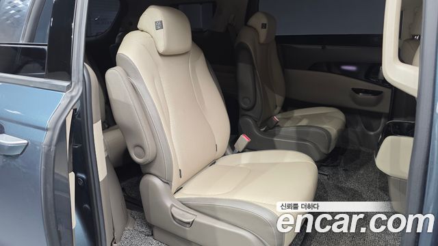 Kia Canival 2021 — photo 18
